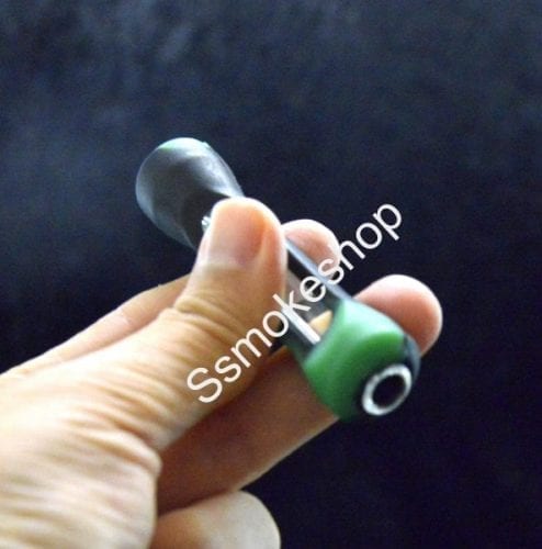 https://ssmokeshop.com/wp-content/uploads/2018/08/01-DW-3-5-chillum-glass-pipe-silicone-cover-6.jpg